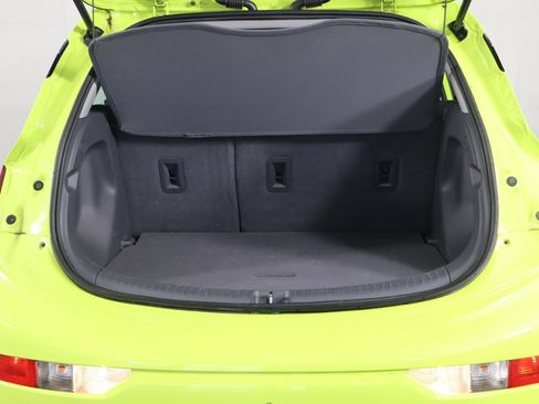 Used 2019 Chevrolet Bolt Premier w/ Infotainment Package image 21