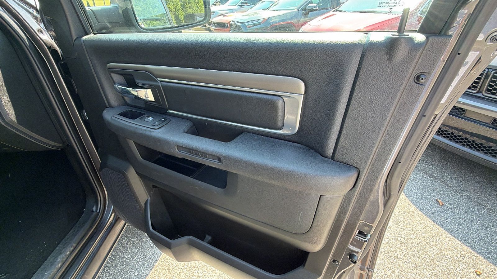 Used 2024 RAM 1500 Warlock AWD/4WD image 18