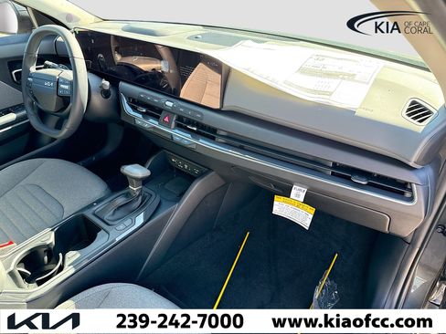 New 2025 Kia K4 EX image 12
