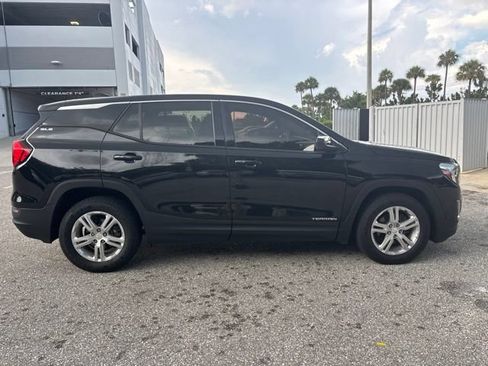 Used 2019 GMC Terrain SLE FWD image 2