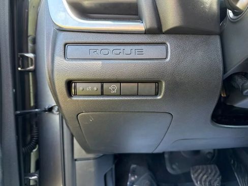 Used 2024 Nissan Rogue S AWD/4WD image 19