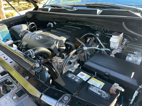 Used 2020 Toyota Tundra Platinum image 48