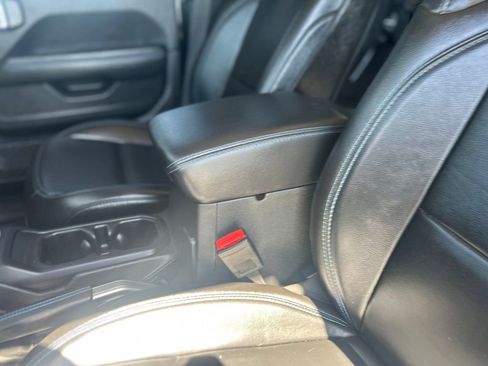 Used 2022 Jeep Wrangler Unlimited Rubicon 4xe w/ Dual Top Group AWD/4WD image 13