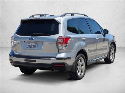 Used 2018 Subaru Forester 2.5i Touring AWD/4WD image 5