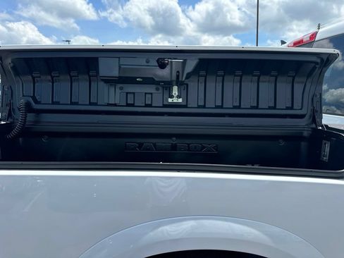 Used 2018 RAM 1500 Laramie w/ Convenience Group AWD/4WD image 11