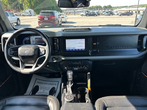 Used 2023 Ford Bronco Badlands w/ Sasquatch Package AWD/4WD image 14