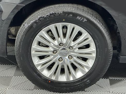 Used 2012 Chrysler Town & Country Touring-L w/ Premium Group FWD image 14