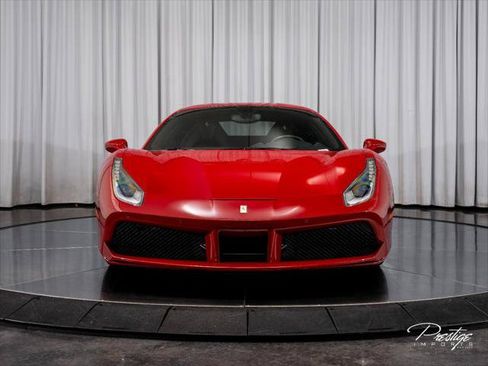 Used 2018 Ferrari 488 GTB RWD image 2
