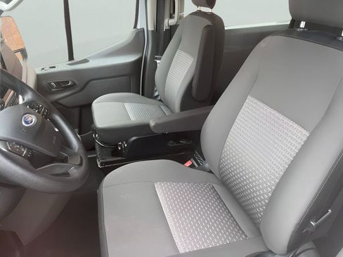 Used 2023 Ford Transit 350 XLT image 11