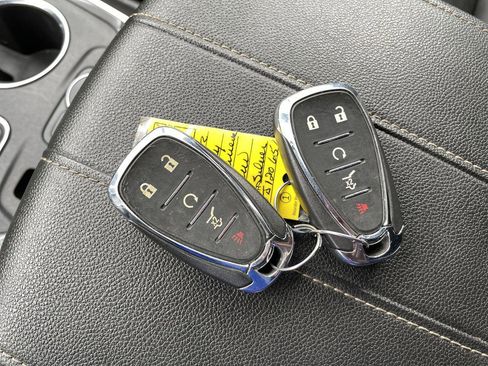 Certified 2022 Chevrolet Traverse LT image 34