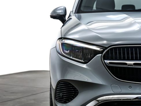 Used 2025 Mercedes-Benz GLC 300 image 14