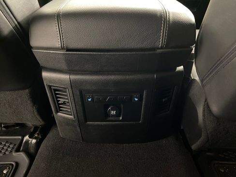 Used 2018 RAM 3500 Laramie Longhorn image 27