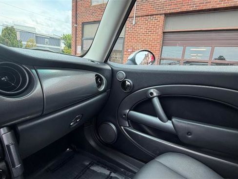 Used 2006 MINI Cooper Hardtop FWD image 26