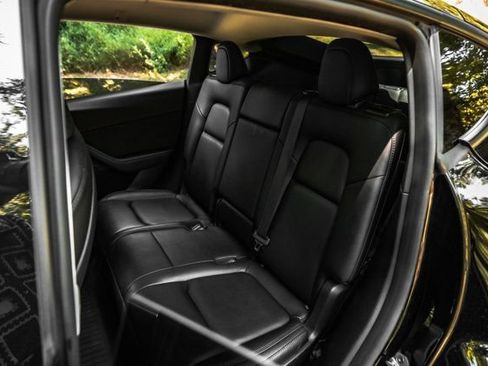 Used 2023 Tesla Model Y AWD image 26
