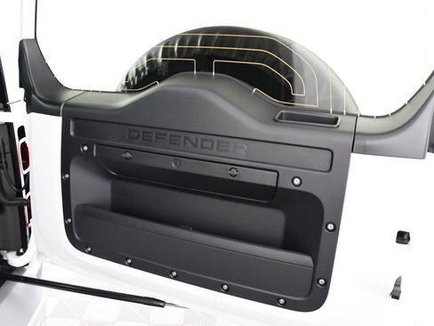 Used 2025 Land Rover Defender 110 S image 24