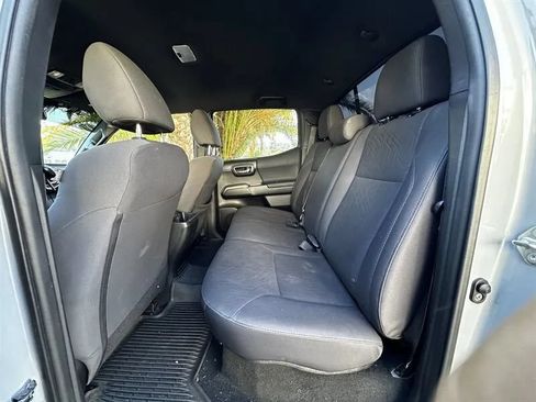 Used 2018 Toyota Tacoma TRD Sport RWD image 17