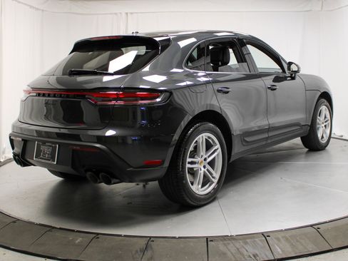 Certified 2025 Porsche Macan image 9