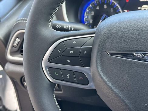 New 2026 Chrysler Pacifica Select FWD image 34
