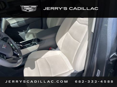 Used 2023 Cadillac XT6 Premium Luxury w/ Technology Package image 10