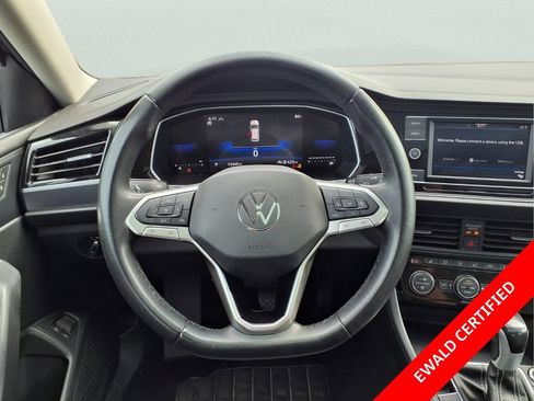 Used 2024 Volkswagen Jetta SE FWD image 13