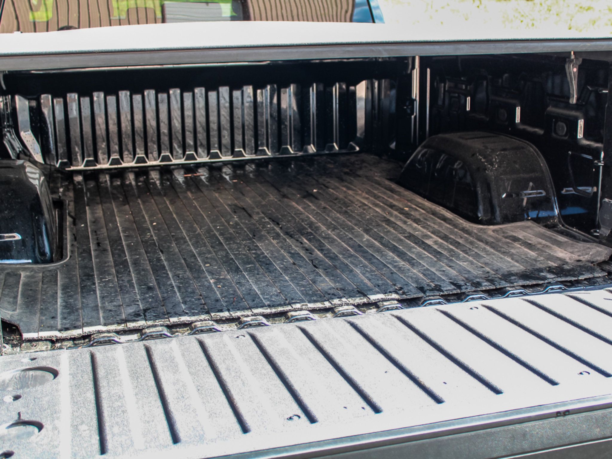 Used 2025 Chevrolet Silverado 1500 LT AWD/4WD image 19