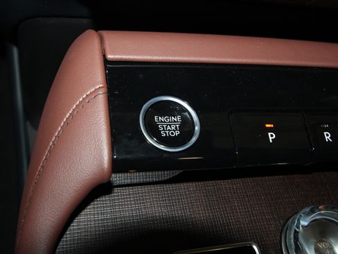 New 2025 Lincoln Navigator Reserve AWD/4WD image 12