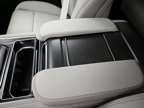 New 2026 Jeep Grand Wagoneer Summit AWD/4WD image 26