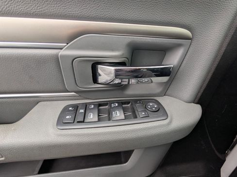 Used 2018 RAM 2500 SLT image 24