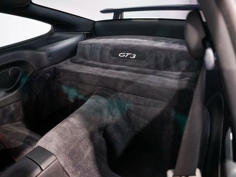Used 2004 Porsche 911 GT3 RWD image 19