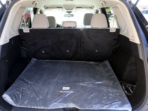 Used 2023 Nissan Rogue SV FWD image 11