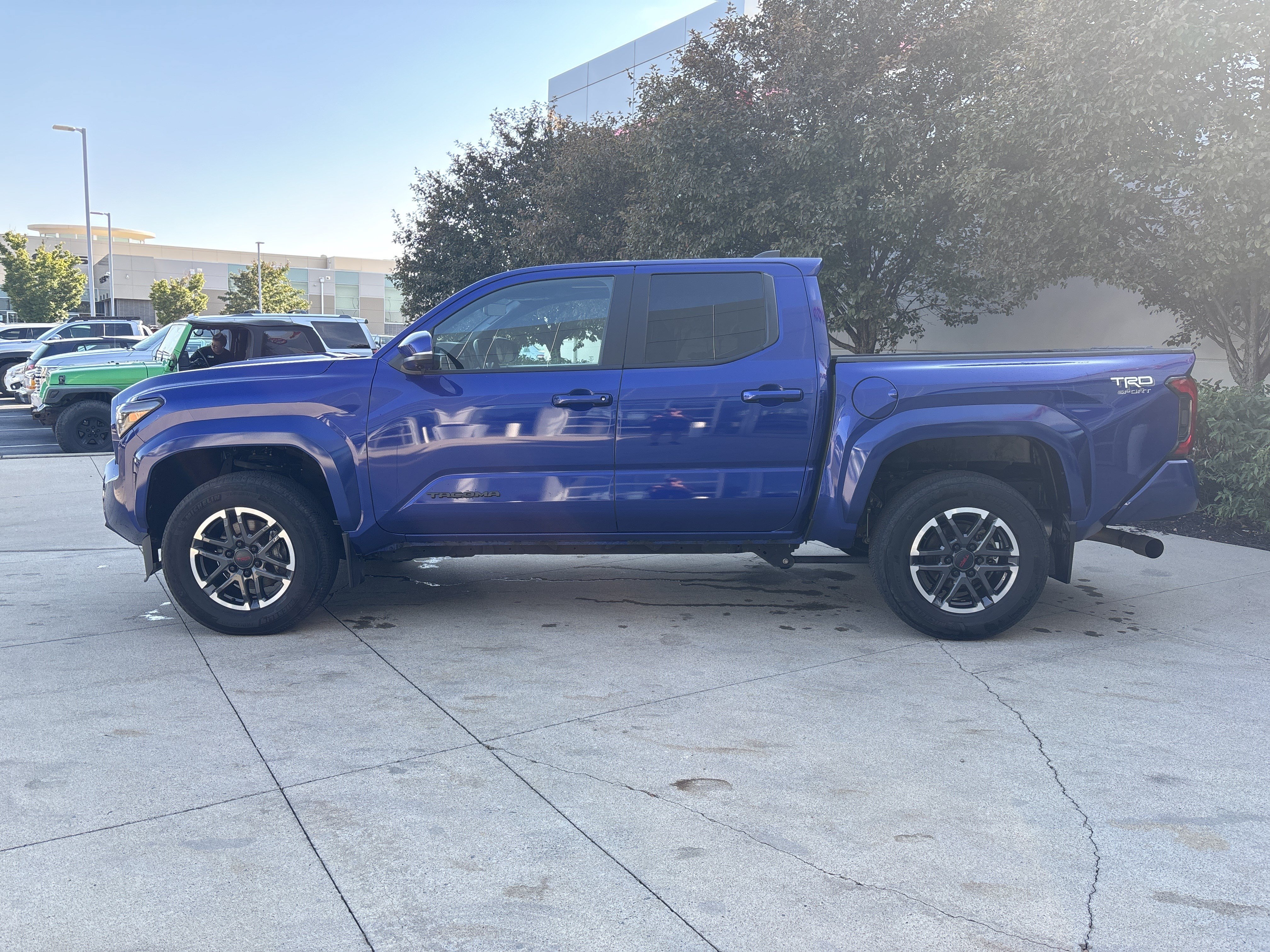 Used 2024 Toyota Tacoma TRD Sport w/ TRD Sport Premium Package AWD/4WD image 8