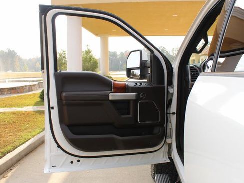 Used 2020 Ford F250 King Ranch w/ King Ranch Ultimate Package image 27