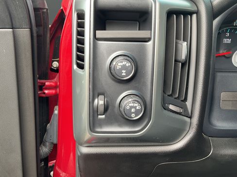 Used 2018 Chevrolet Silverado 1500 LT w/ All Star Edition AWD/4WD image 33