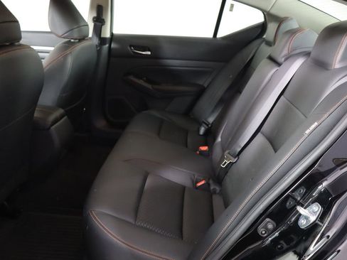 Used 2024 Nissan Altima 2.5 SR FWD image 16