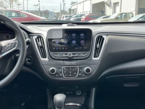 Used 2024 Chevrolet Malibu LT image 17