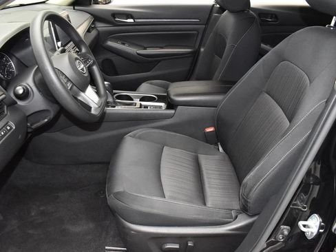 Used 2024 Nissan Altima 2.5 SV AWD/4WD image 14