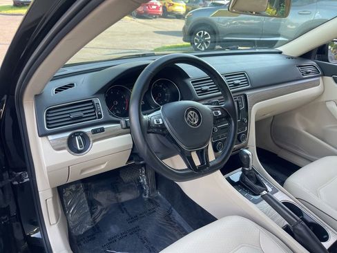 Used 2016 Volkswagen Passat 1.8T SE FWD image 10