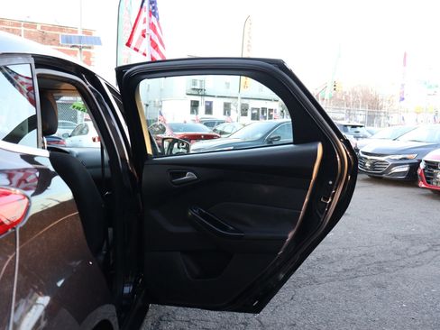 Used 2012 Ford Focus SEL image 12