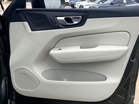 Used 2022 Volvo XC60 B5 Inscription w/ Advanced Package image 26