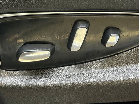 Used 2020 Cadillac Escalade Premium Luxury image 25