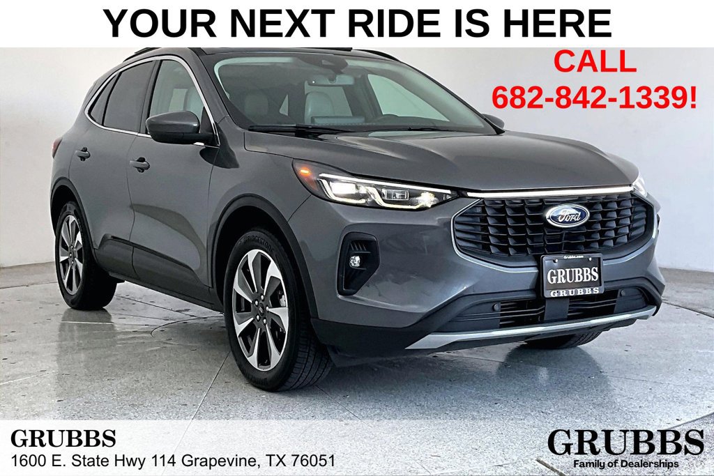 Used 2025 Ford Escape Platinum AWD/4WD image 1