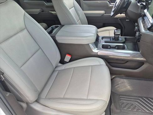 Used 2025 Chevrolet Silverado 1500 LTZ AWD/4WD image 19