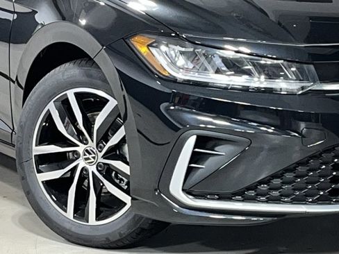 New 2025 Volkswagen Jetta SE image 3