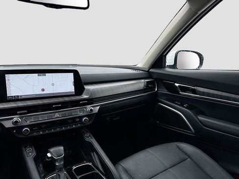 Used 2023 Kia Telluride EX w/ EX Captain's Chair Package image 20