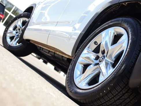 Used 2017 Toyota Highlander Limited w/ Carpet Mat Package image 68