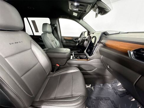 Used 2025 GMC Yukon Denali AWD/4WD image 59