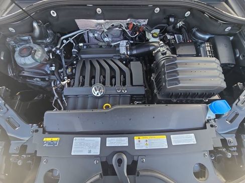 Used 2022 Volkswagen Atlas SEL Premium image 32