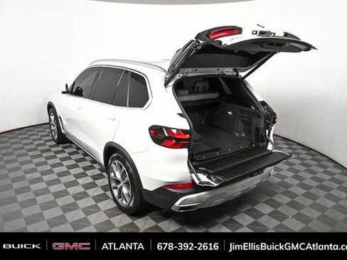 Used 2024 BMW X5 xDrive40i w/ Premium Package image 29