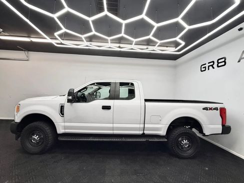Used 2017 Ford F250 XL w/ Power Equipment Group AWD/4WD image 4