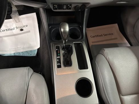 Used 2013 Toyota Tacoma Base image 17